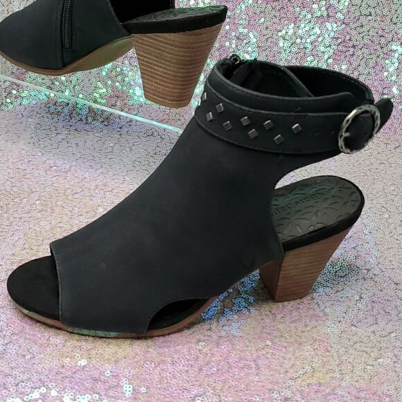 Bare Traps Reining Size 6 M - Picture 3 of 14